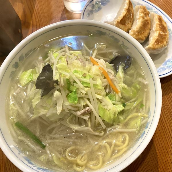 「タンメン＋ハーフ餃子」@手打ちラーメン珍来 蕨東口店の写真