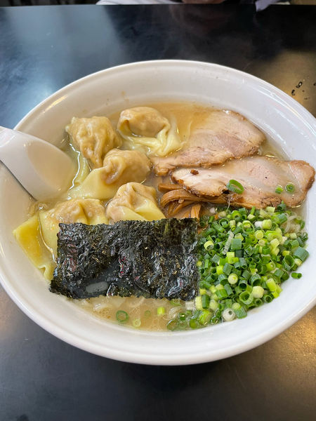 「雲呑麺大盛」@らーめん 茂木の写真