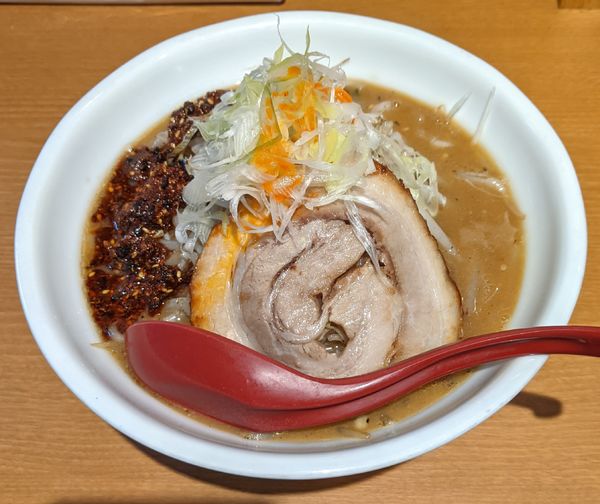 「辛味噌らーめん　野菜増し　900円」@らーめん蓮 三軒茶屋店の写真