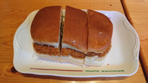 「カツカリーパン　８８０円」@コメダ珈琲店 葛飾東水元店の写真