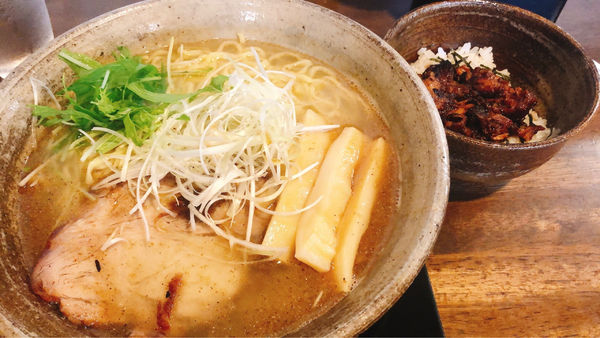 「純塩らぁ麺」@麺らいけんの写真