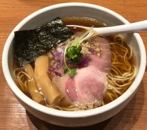 「炭火焼鯵煮干そば」@煮干中華そば 鈴蘭 新宿店の写真
