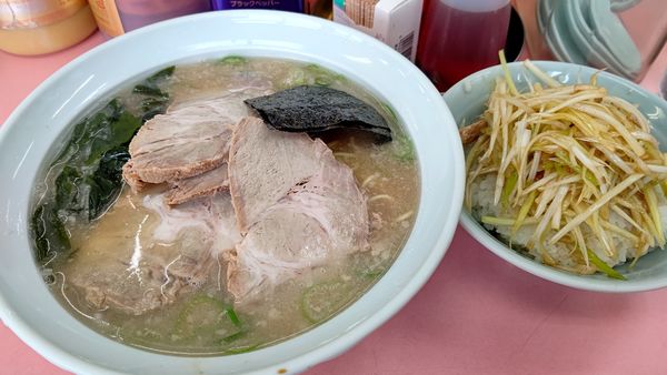 「チャーシューメン+ネギご飯」@ラーメンショップ 橋戸店の写真