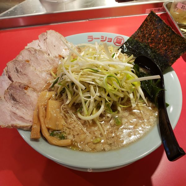 「醤油ネギチャーシューメン＋中」@ラーショ マルミャーの写真