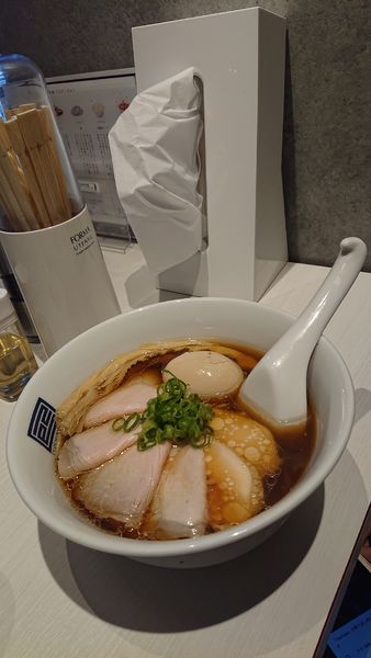 「鴨✖︎鶏 特製淡麗醤油らーめん」@淡麗拉麺 己巳の写真