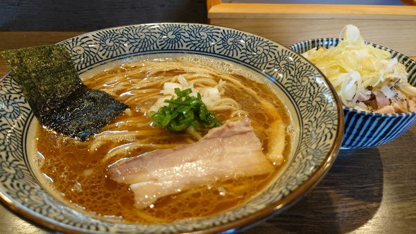 「豚骨魚介らーめん　ネギ塩豚めし」@らーめん楓の写真