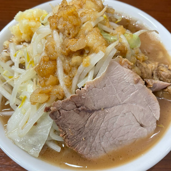 「ラーメン 半分 生卵」@どでん 西川口店の写真