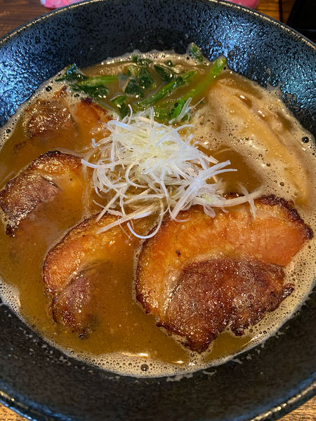 「こってりチャーしゅー➕麺固め」@らぁ麺 家康の写真