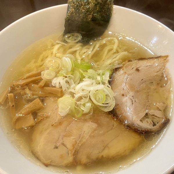 「手もみ塩ラーメン＋チャーシュー」@諭吉製麺所の写真