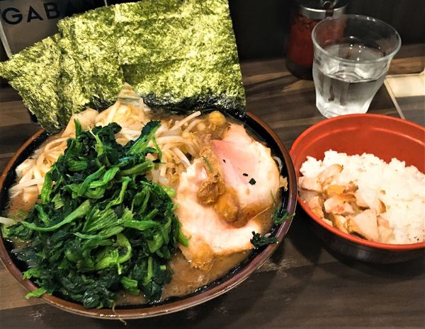 「ラーメン全部普通+のりキャベツもやし+小ライス」@神田ラーメン わいず 神田本店の写真