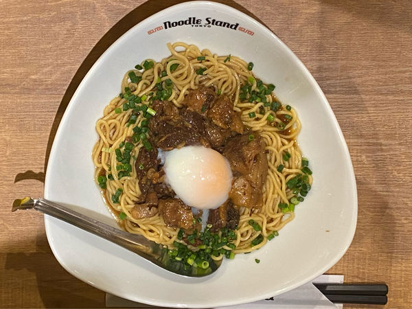 「牛煮込みまぜそば」@Noodle Stand Tokyoの写真