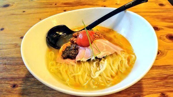 「【夏麺第5.5弾】晩夏のトマト香る冷やし浅利醤そば」@麺場 浜虎 横浜店の写真