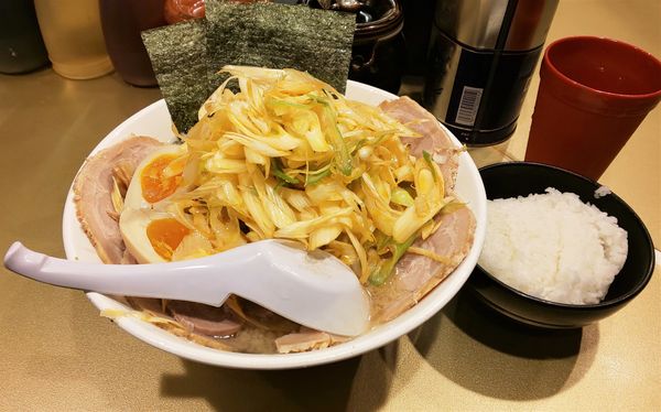 「スペシャル醬油らーめん」@超ごってり麺 ごっつ 亀戸本店の写真