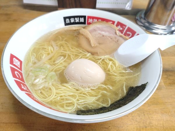 「塩ラーメン＋煮卵」@地鶏ラーメン たつ屋の写真