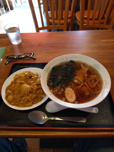 「半カレーラーメンセット　1000円」@平和軒の写真