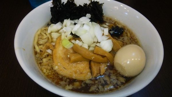 「醤油らーめん 850円＋味玉 120円」@とものもとの写真