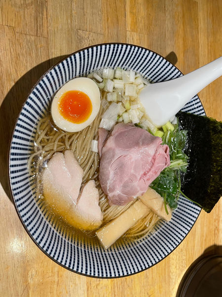 「特製煮干し　白醤油」@寿製麺よしかわ 坂戸店の写真