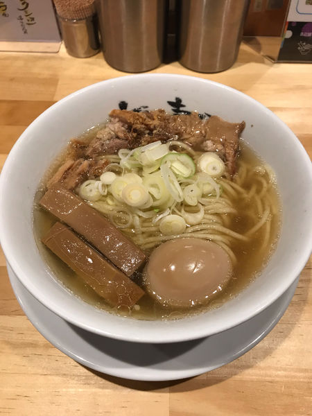 「らーめんmacro・焼豚薄め 880円」@人類みな麺類の写真