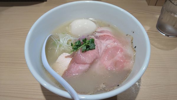 「中華そば塩(貝+豚)+味玉¥950-」@貝出汁中華そば くらむの写真