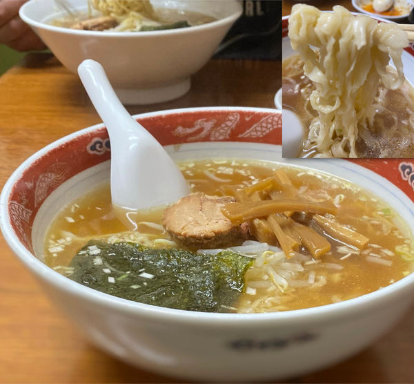 「ラーメン(手打ち麺)700円」@栄華軒の写真
