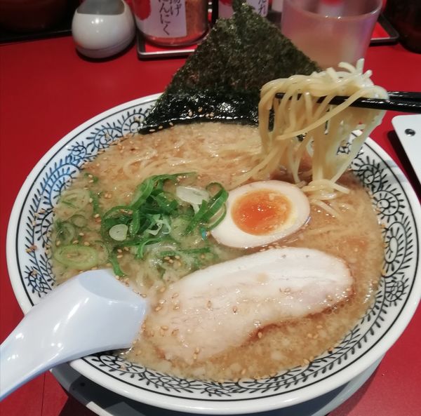 「熟成醤油とんこつラーメン」@丸源ラーメン 太宰府大佐野店の写真