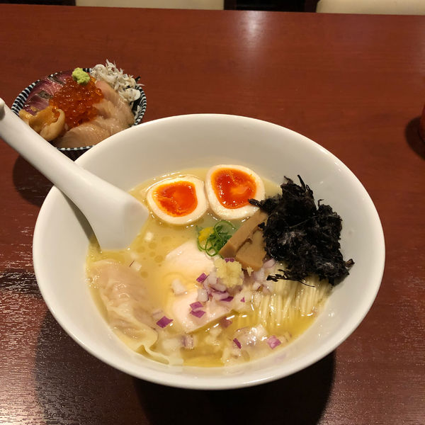 「【期間限定】特製濃厚地鶏そば」@酒肴場 屯の写真