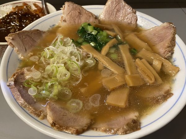 「チャーシュー麺＋半カレー」@七面の写真