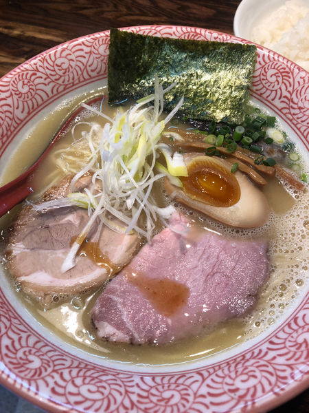 「濃厚鶏白湯」@らーめん詩の写真