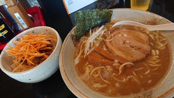 「豚そば+ランチご飯(辛ネギチャーシュー丼)」@まるぶし とんやの写真