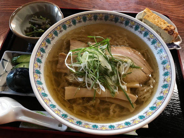 「手打ちラーメン　700円」@手打ちそば 趣味の店の写真