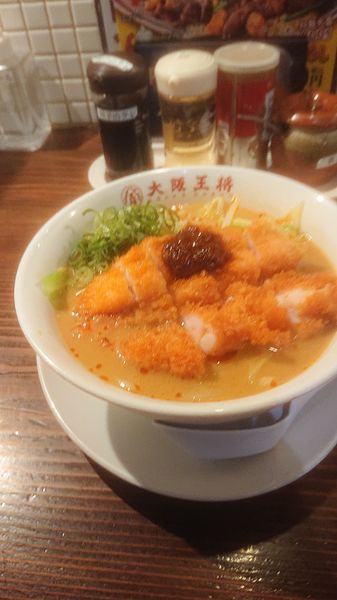 「チキンカツ担々麺」@大阪王将 平和島店の写真