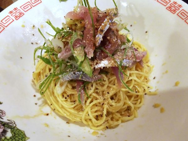 「ガーリック冷やしいわしそば」@立ち呑み居酒屋 金町製麺の写真