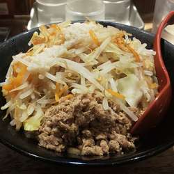 ニンニクアブラそば（店舗限定メニュー）