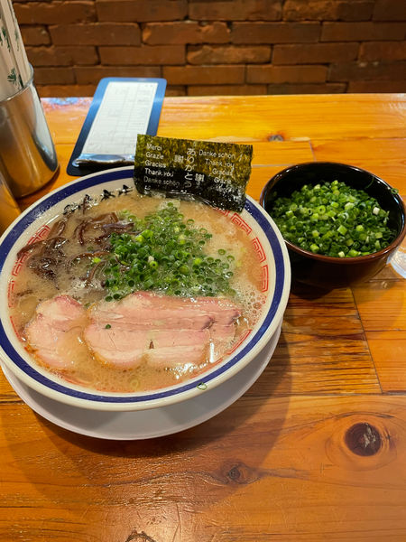 「ネギラーメンバリカタこってり」@博多長浜らーめん 田中商店の写真