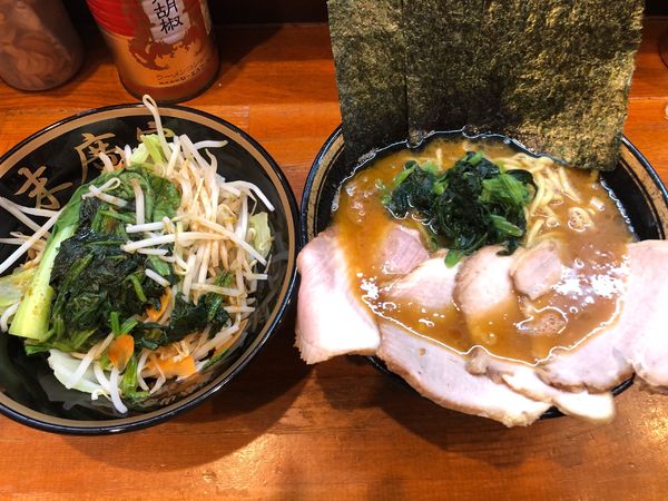 「チャーシュー麺中盛　野菜畑」@末廣家の写真