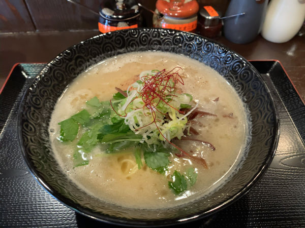 「牛骨ラーメン　900円」@redの写真