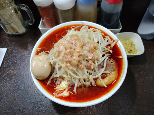 「あかいらーめんニンニク少しアブラカラメ味玉しょうが」@ぶたけん。の写真