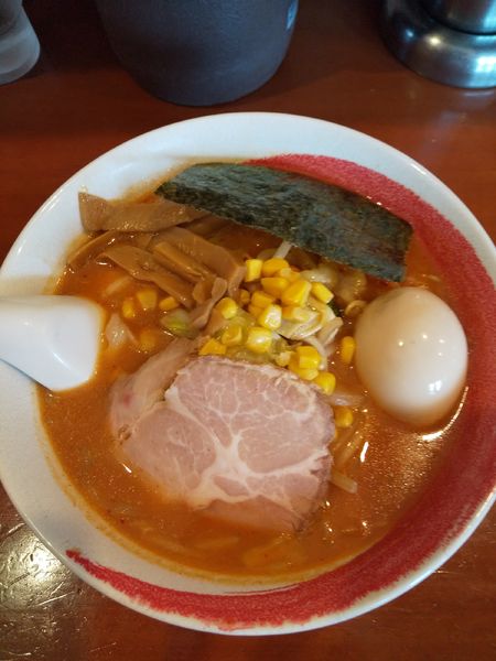 「辛味噌ラーメン（全部のせ）」@ラーメン21番の写真