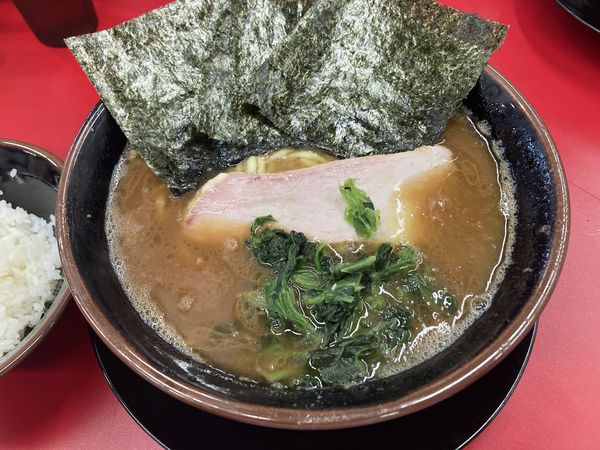 「ラーメン中盛り」@IEKEI_TOKYO 王道家直系の写真