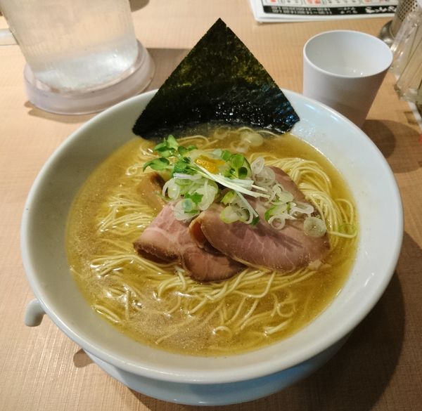 「煮干し中華 塩 中」@中華そば専門 めんやいただきの写真