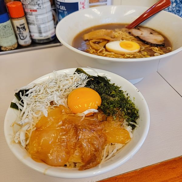 「本日のランチ🅰️店長の釣ったヒラメづけ丼」@笑顔の写真