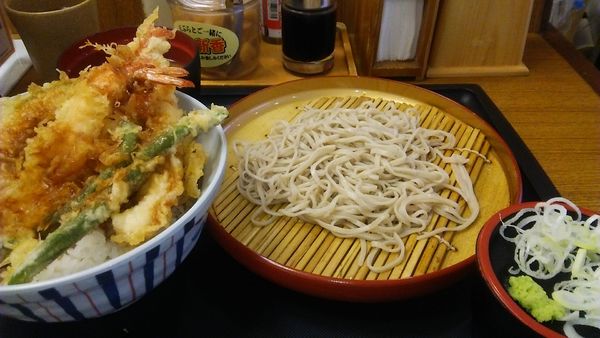 「天丼小そばセット 750円」@天丼 てんや 市川店の写真
