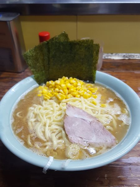 「大ラーメン 麺カタ  コーン」@まこと家の写真