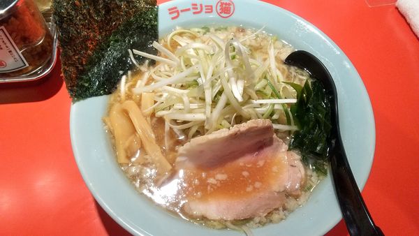 「ネギラーメン（白）醤油小890円」@ラーショ マルミャーの写真