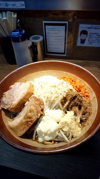 「限定 シークヮーサー汁無し950円麺増し100円600g」@麺屋 浜一の写真