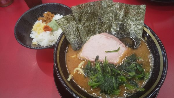 「ラーメン+半ライス(¥700+60)」@IEKEI_TOKYO 王道家直系の写真