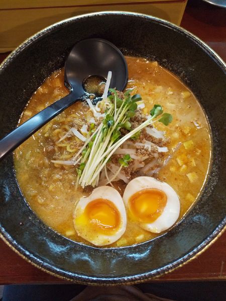 「四川担々麵（味玉付き）」@らーめんかみ屋 長森店の写真