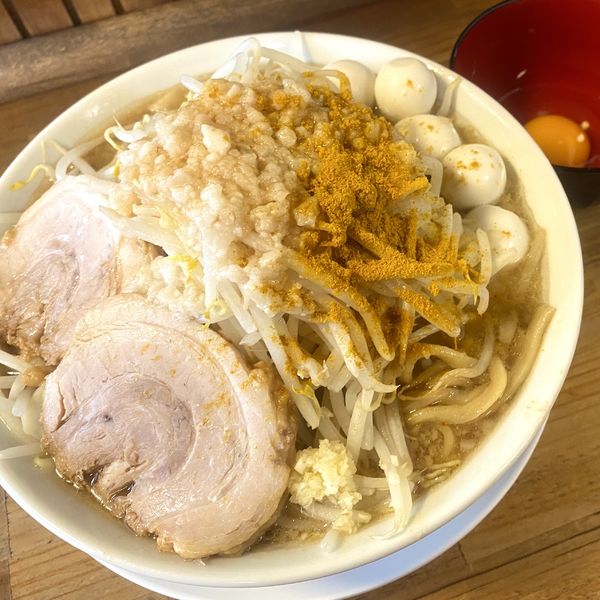 「らーめん しょうゆ 麺300g＋うずら＋生たまご」@らーめん豚の道の写真