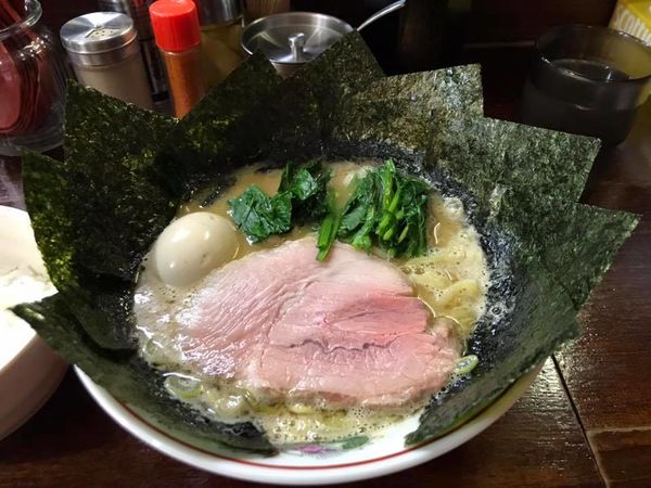 「家系煮干しラーメン＋のり」@麺処 むら井の写真