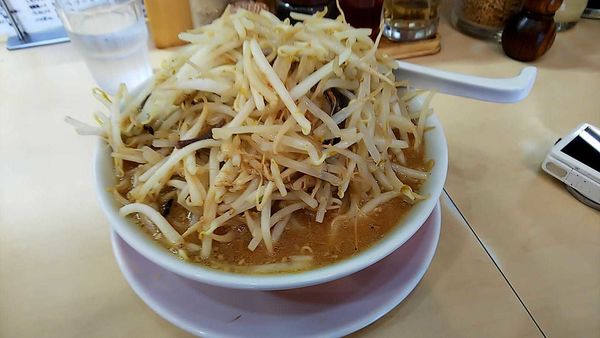 「野菜盛りラーメン　赤」@味噌らーめんの店 しなり丸の写真